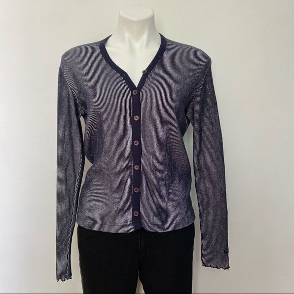 Levi’s Ribbed Button Front V Neck - Picture 7 of 7